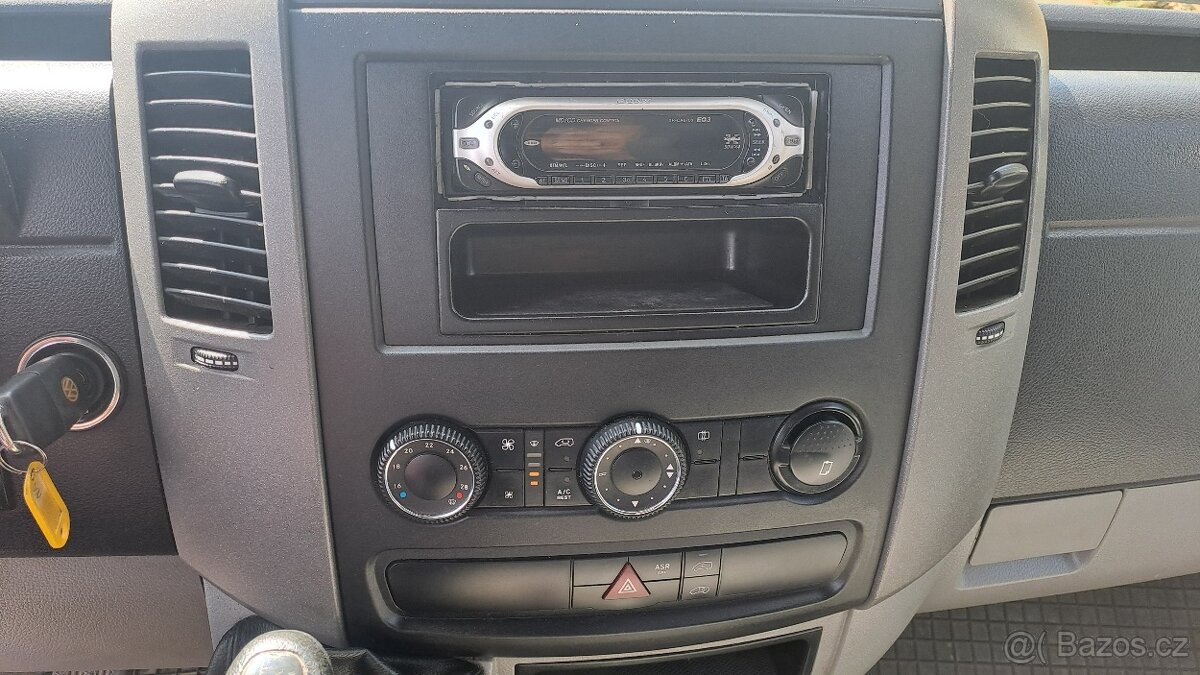 Volkswagen Crafter 2.5 TDI klima MAXI - 12