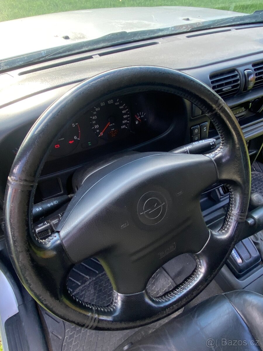 Opel Frontera - 12
