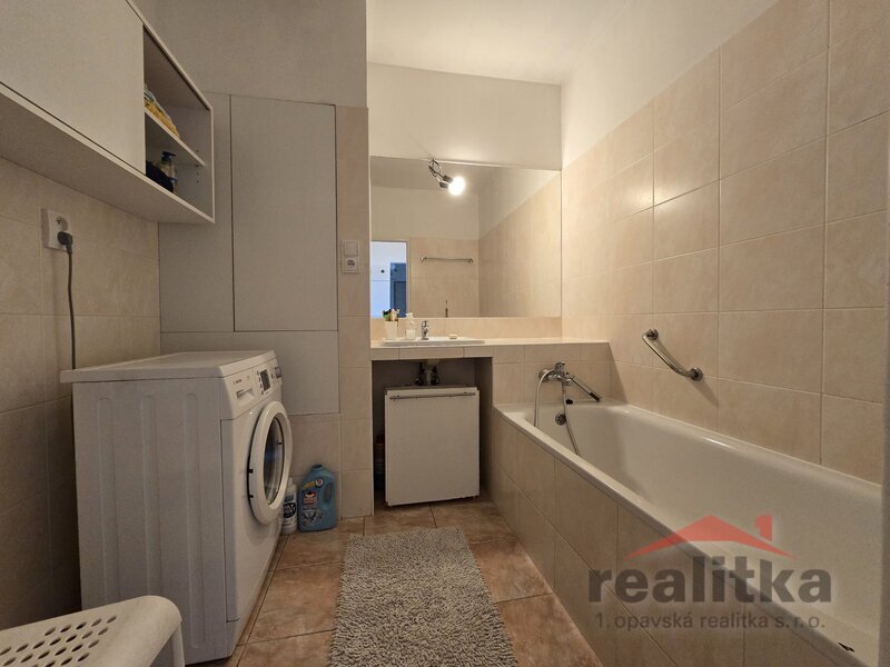 Prodej hezkého bytu 3+1, 76m2, Opava, ul. Holasická - 12