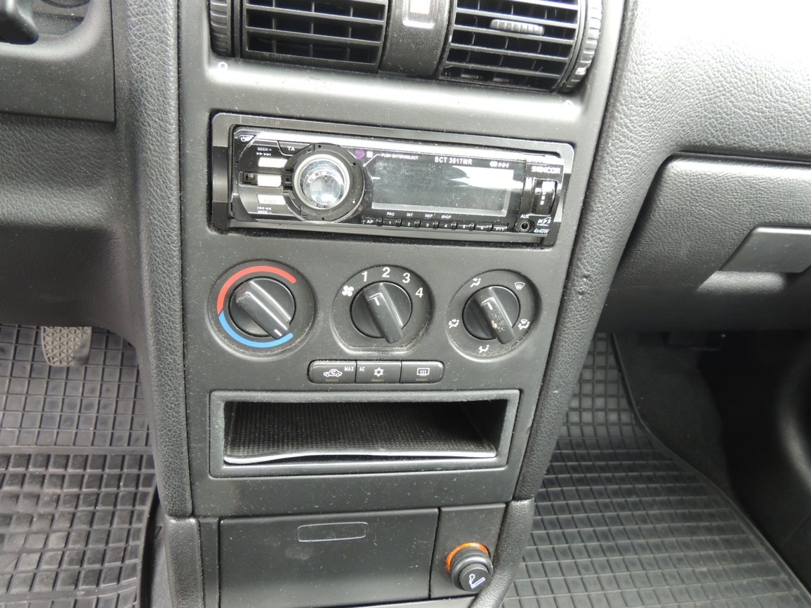 Opel Astra G,1.4i 16V,12/2004,klima,ČR,3.majitel - 12