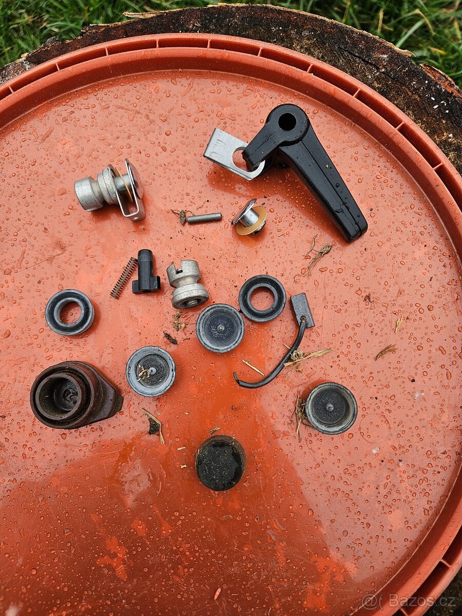 Náhradní díly na Škoda 100/110 - 12