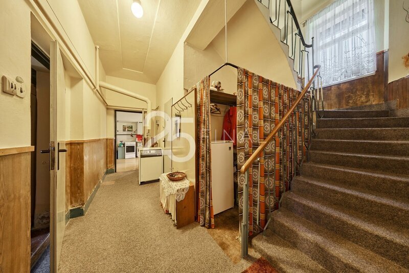 Prodej rodinného domu se zahradou a samostatnou garáží v obc - 12