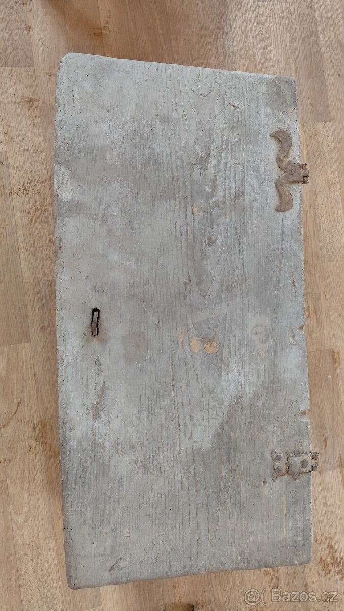 Starožitná ševcovská truhla - 12