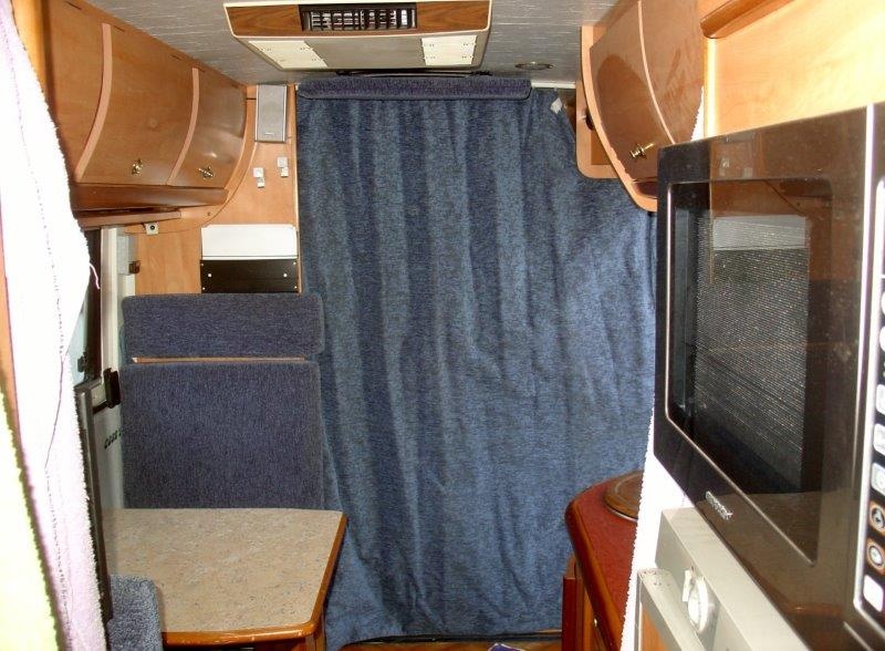 karavan Mercedes Vario 614 - 12