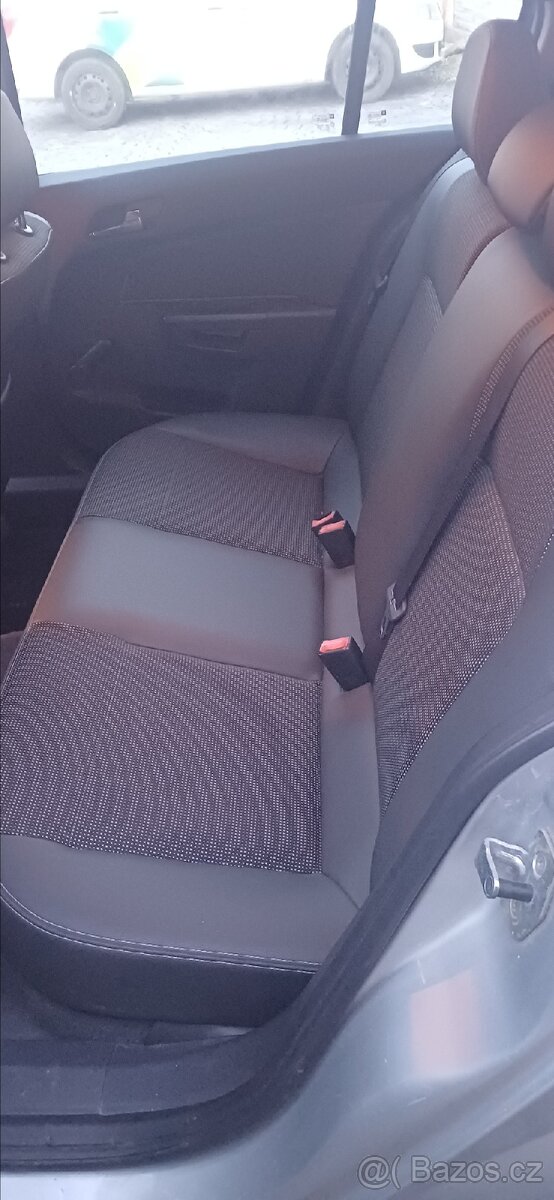 Opel Astra 1.6i 2009 - 12