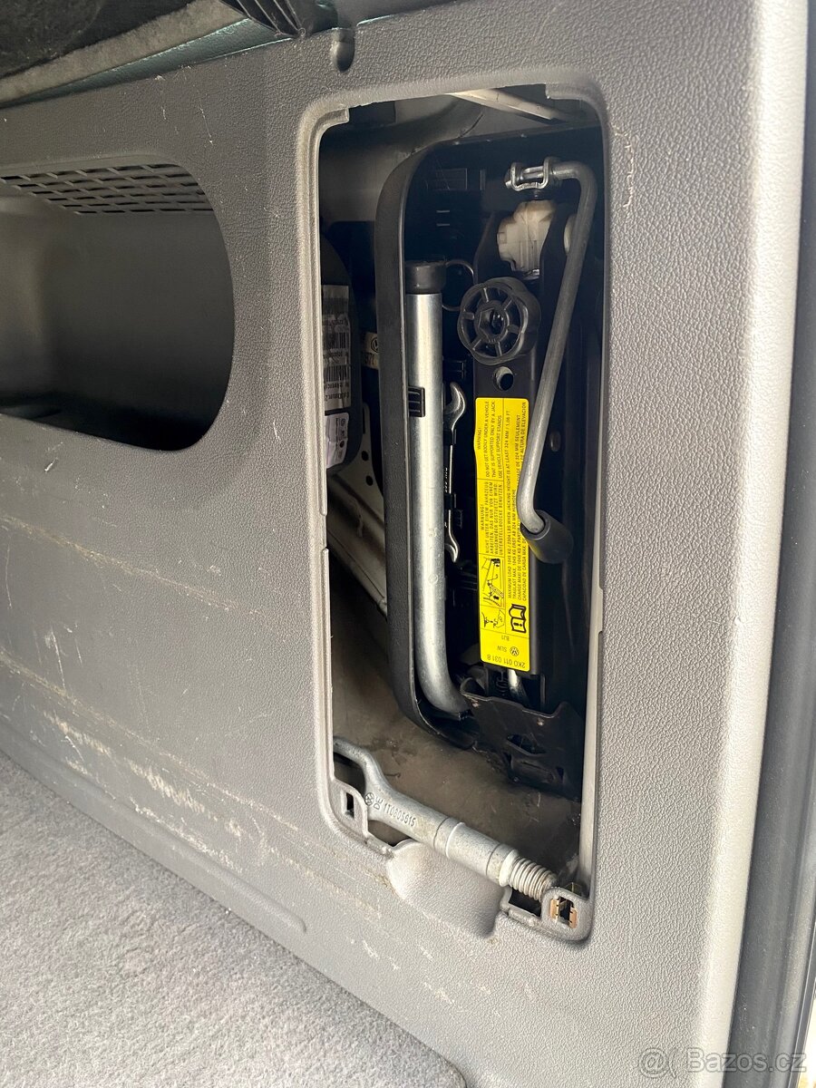 VW Caddy 1.9 nová STK - 12