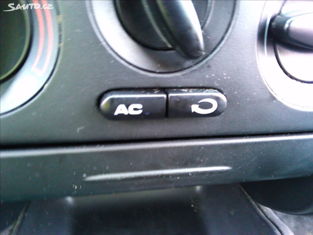 Prodám Seat Leon 1.6, 16 V - 12