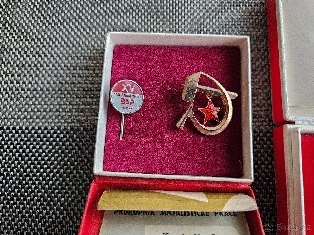 Vyznamenání, medajle a odznaky - 12