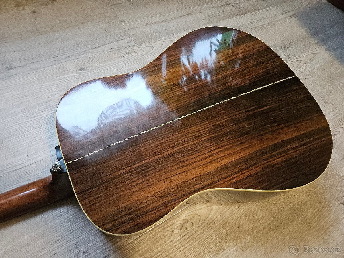 FURCH D-33 SR, na který hraje i Leicht z COPu - 12