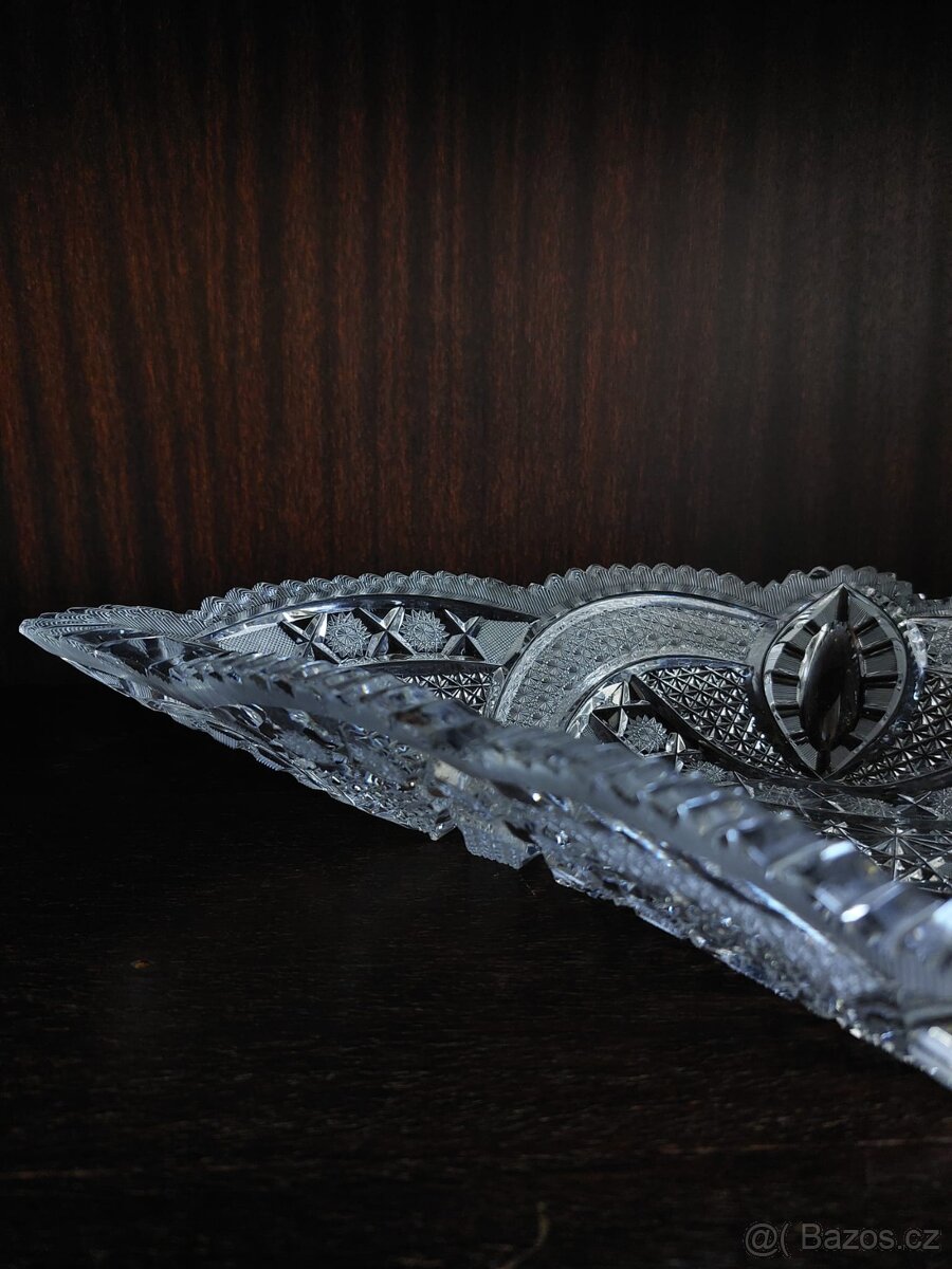 Porcelán a broušené sklo - 12