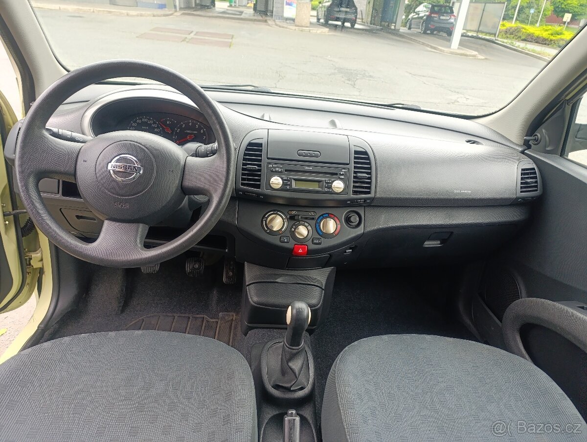 Nissan Micra 1.0i - 12