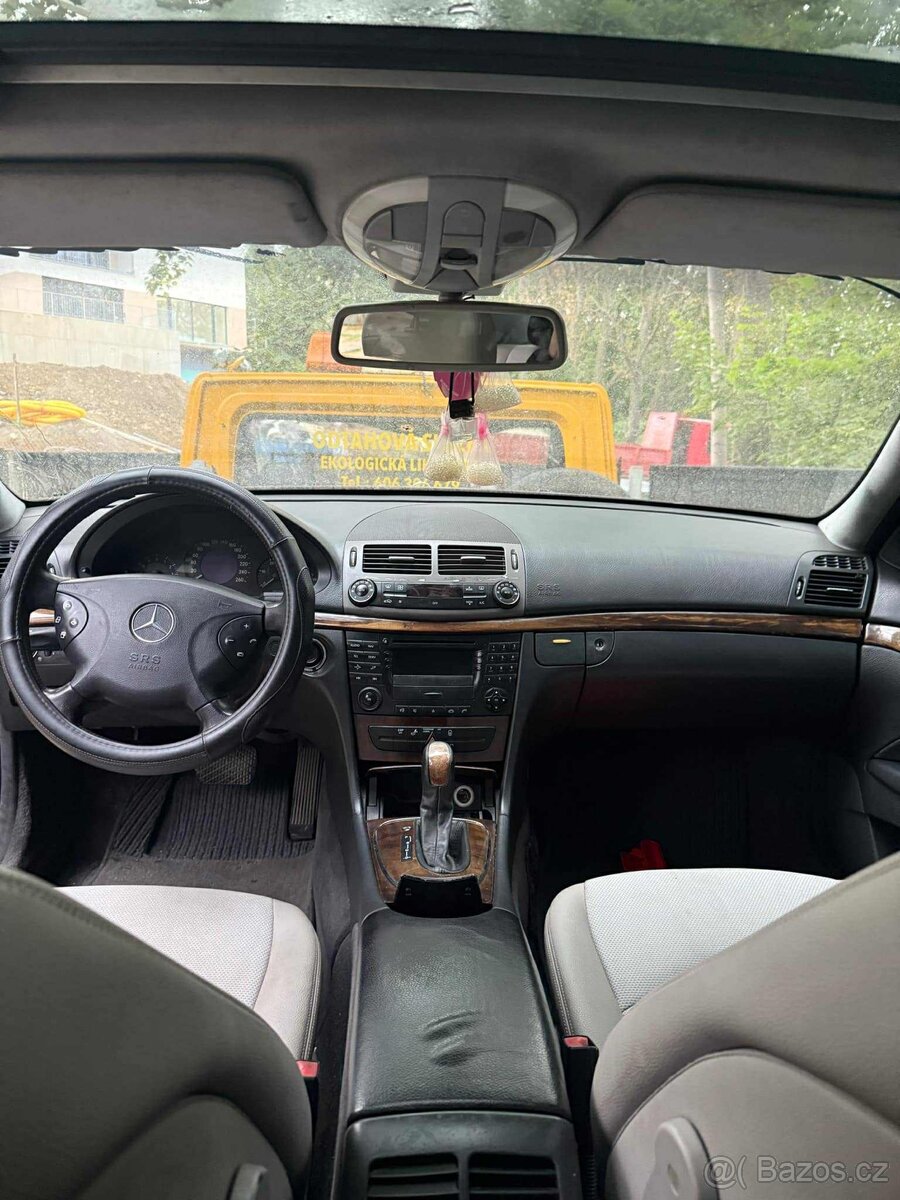 Náhradní díly Mercedes e220 w211 - 12
