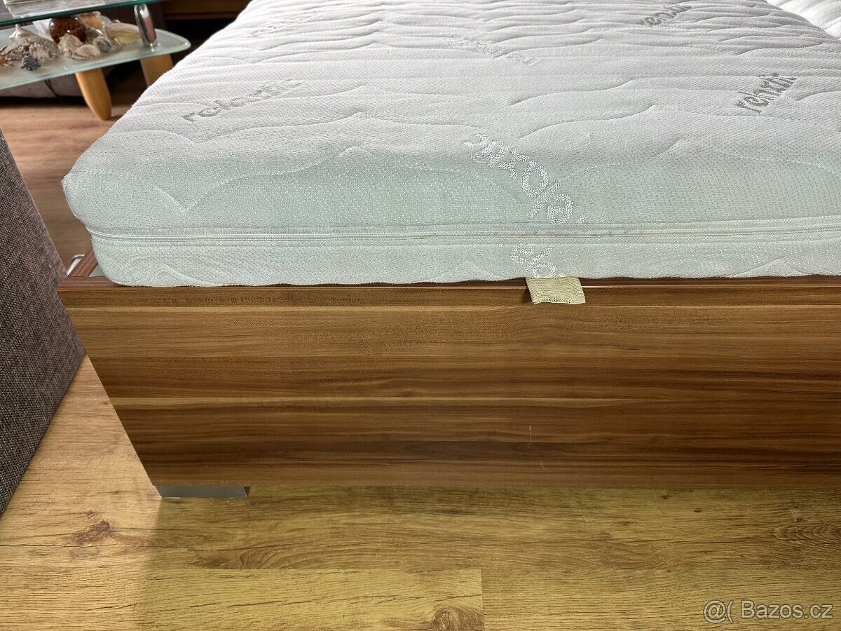 Moderní postel dvoulůžko - 12