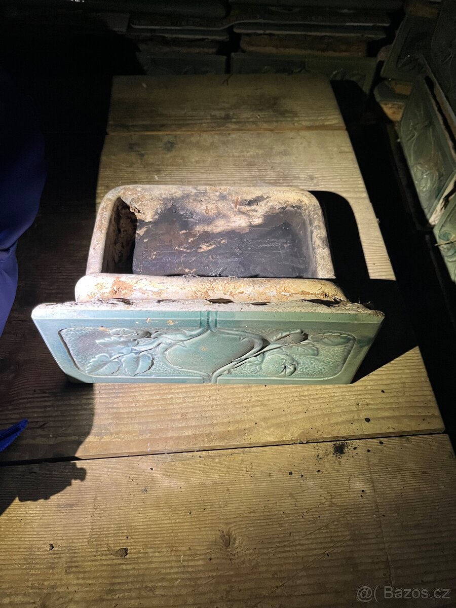 Rozebraná kachlová kamna - 12