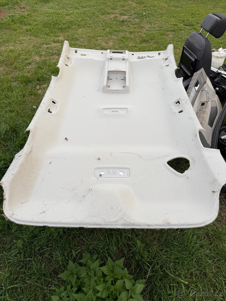 VW TOURAN DÍLY 5T - 12