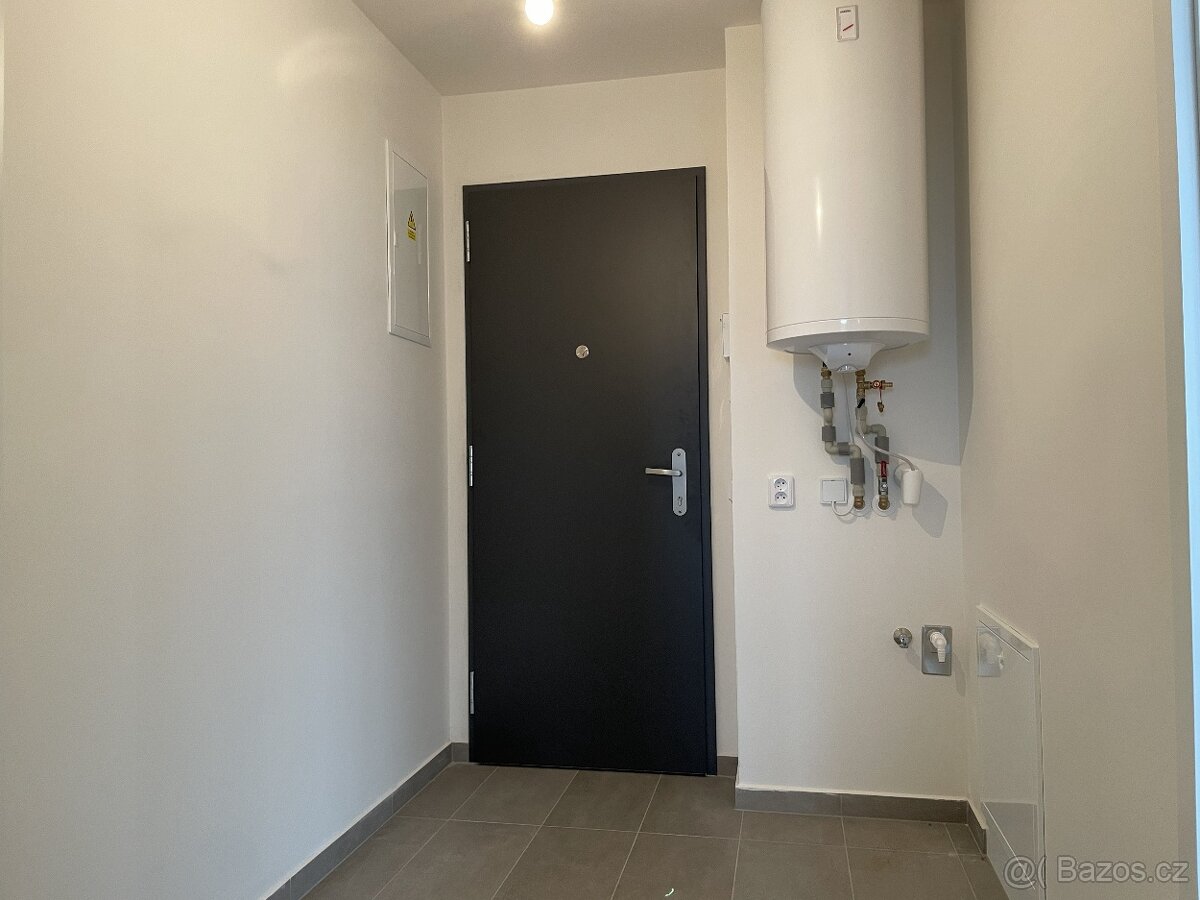 Novostavba 54m2 + terasa 13m2 + parking VACOV - 12