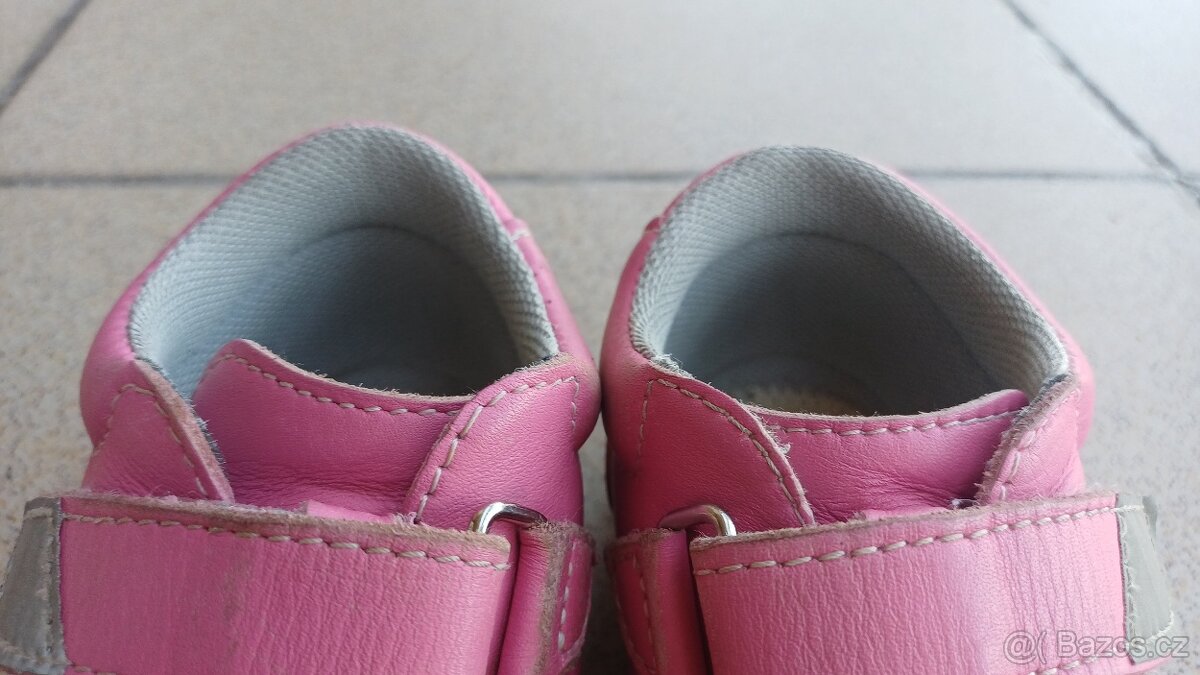 Jarní/podzimní dívčí kožené botky Jonap vel.25 - 12