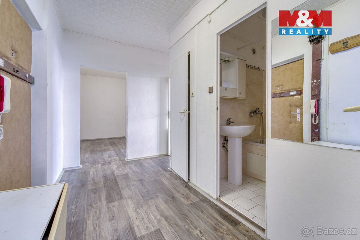 Prodej bytu 3+1, 82 m², Cheb, ul. Dvořákova - 12