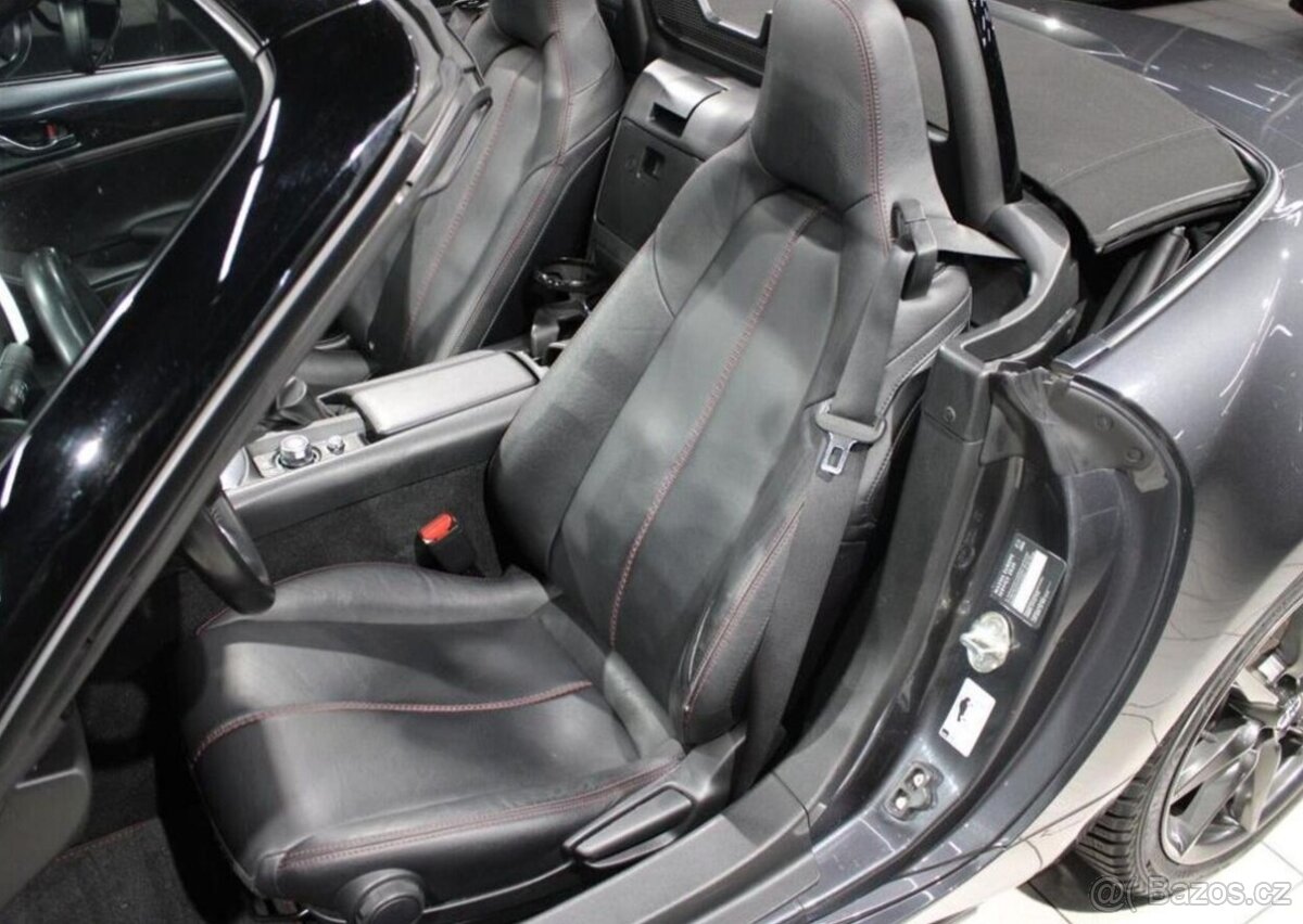 Mazda MX-5 Skyactive Exclusive-Line benzín manuál - 12