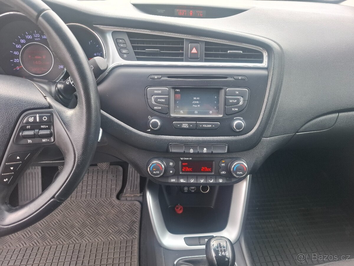 Kia Ceed 1.6CRDi 100kW,digi klima,tažné zařízení - 12