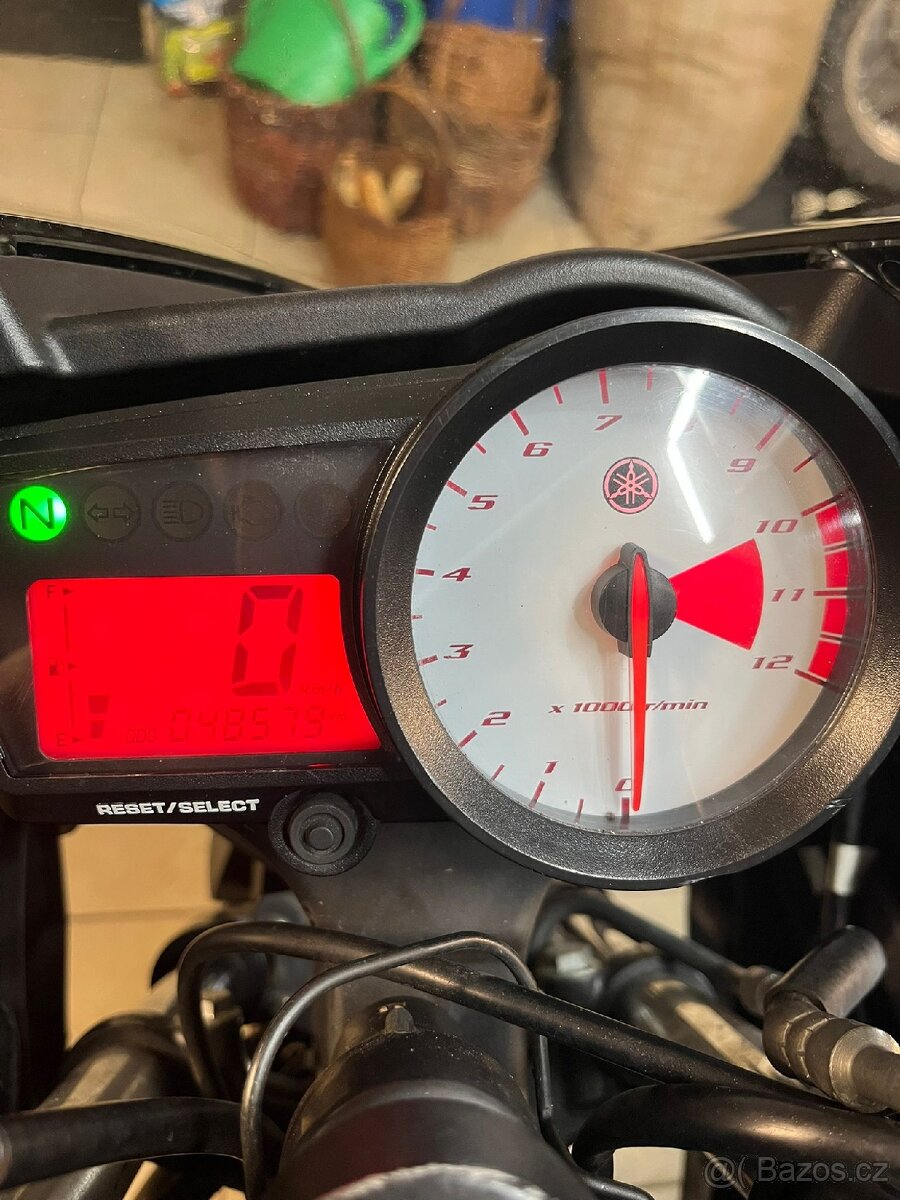 Yamaha yzf 125r 2011 - 12