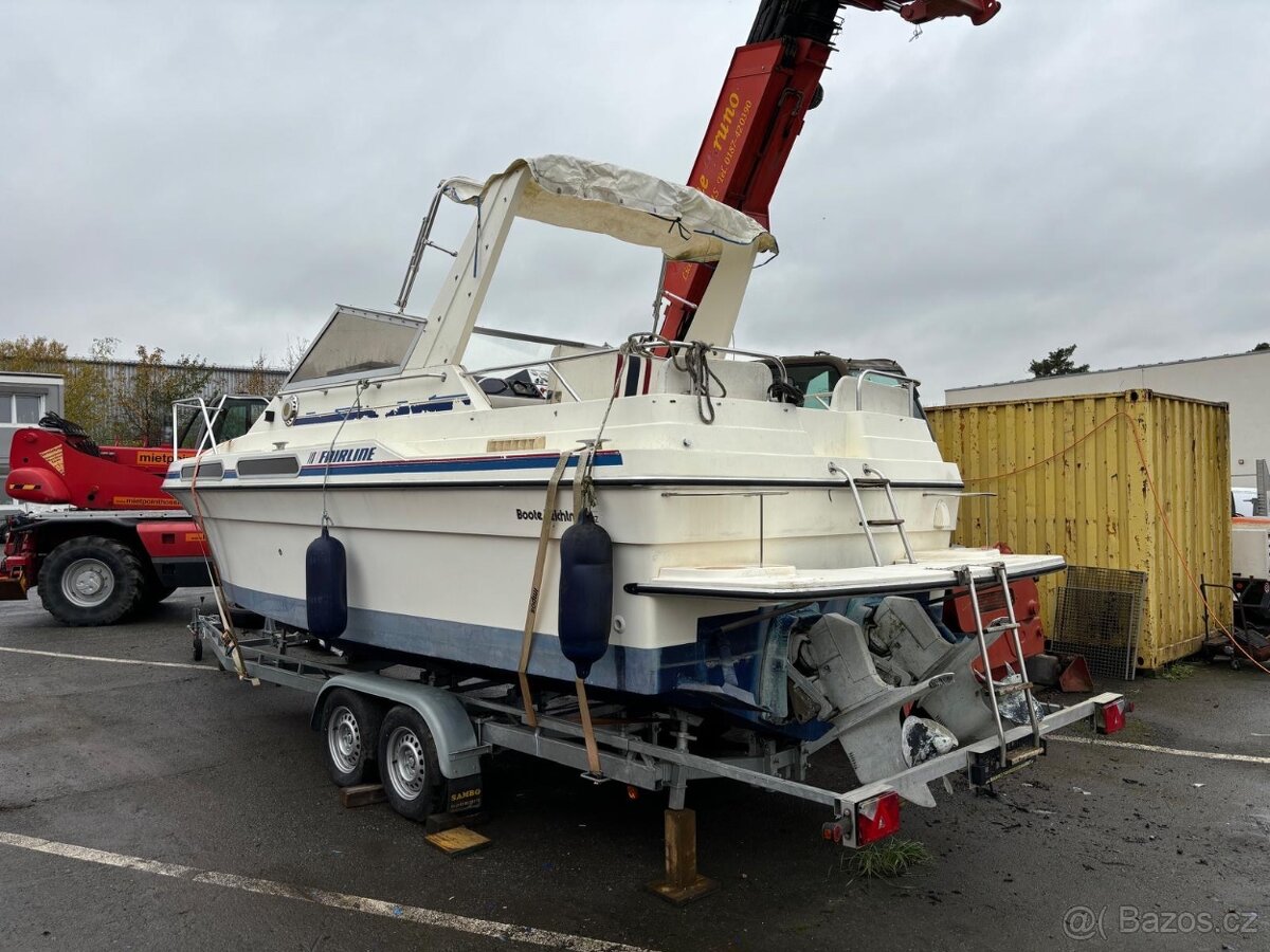 Motorová loď Fairline 24 Carrera, 2 x Volvo Penta motor - 12