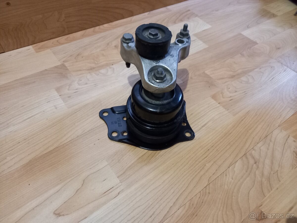 Škoda fabia .2 tsi 63 kw rok 2011 - 12