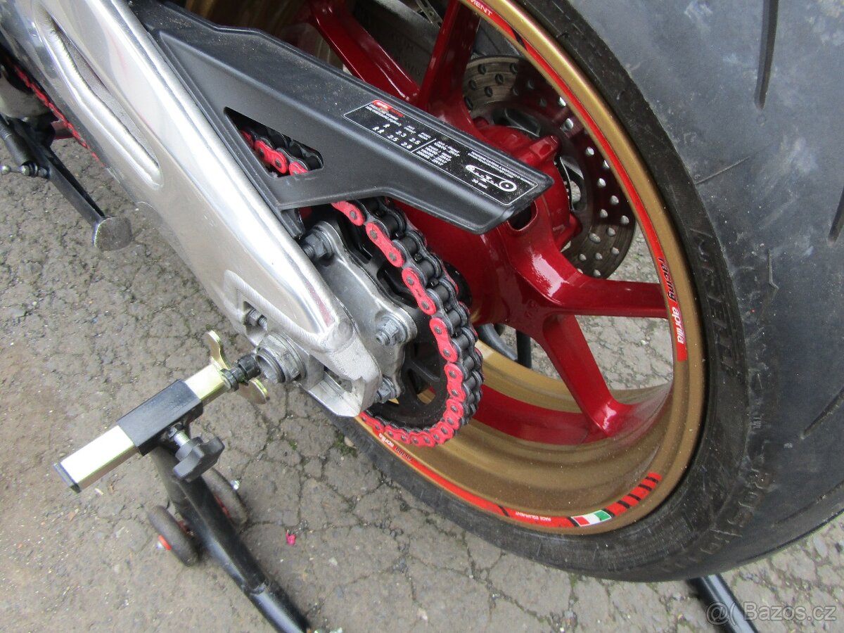 Aprilia Tuono V4 - 12