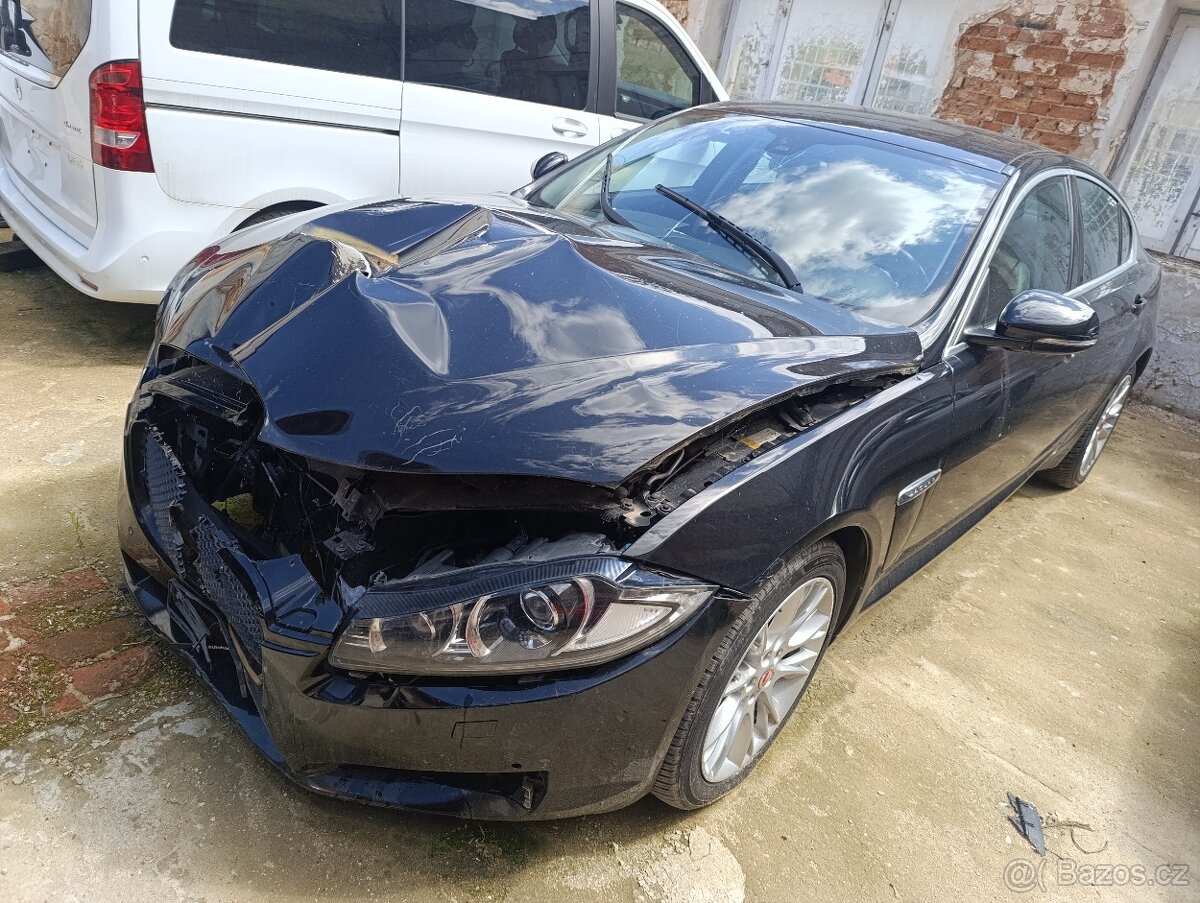Jaguar XF 3.0 d - 12