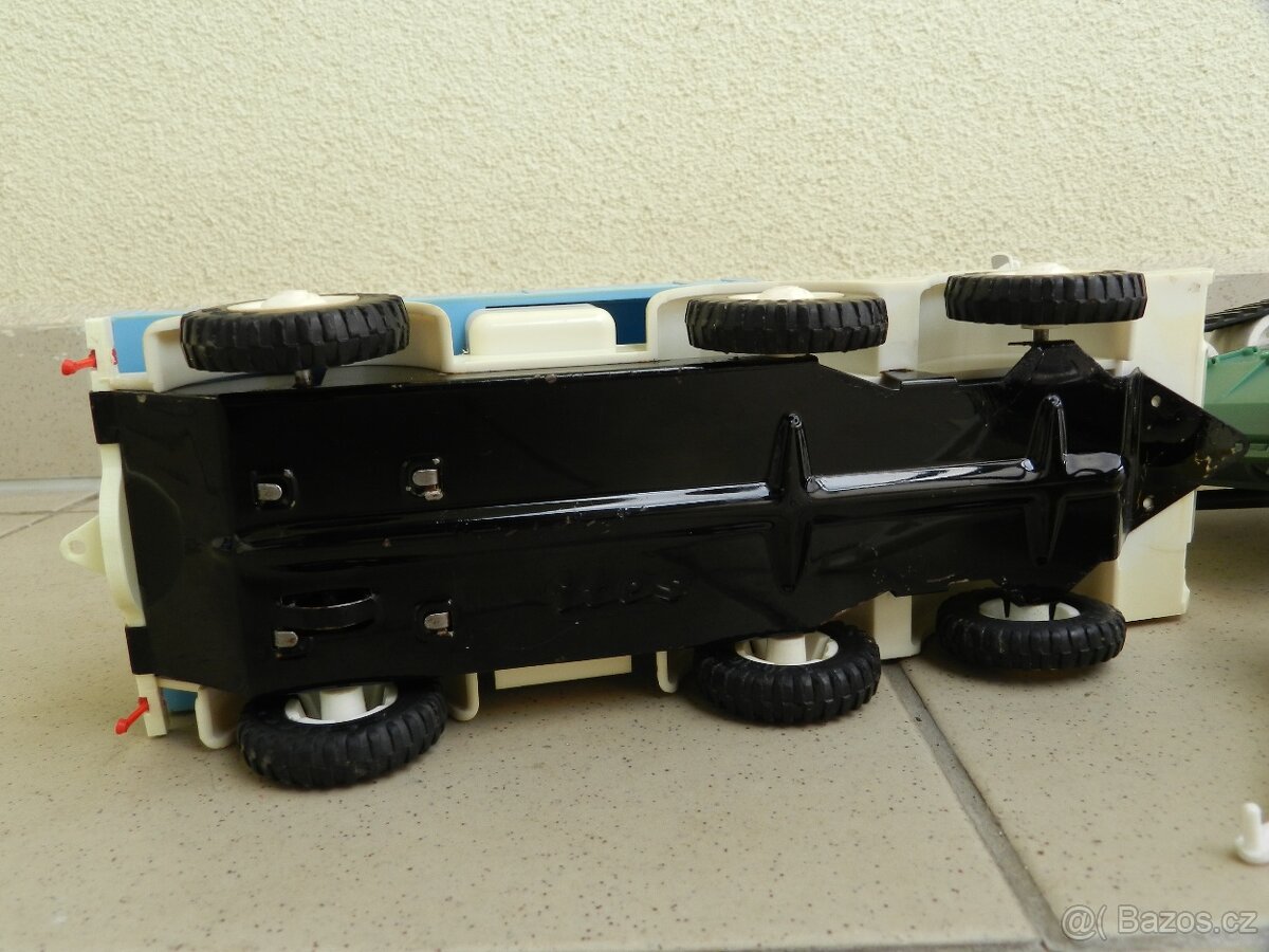 TATRA 813 PODVALNÍK P32 TANK T54 - ITES r. 1980 - ČSSR - 12