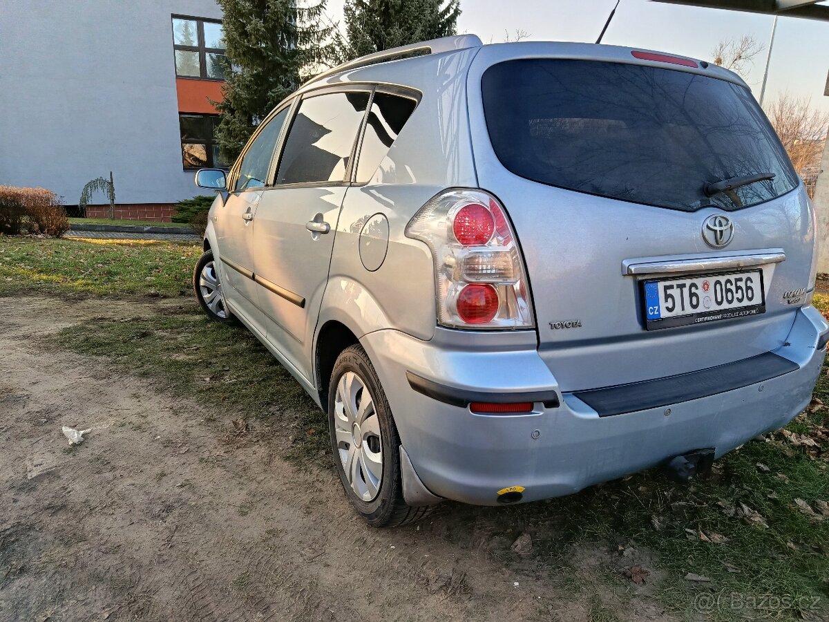 Toyota Corolla verso 1.8 Benzín + Lpg - 12