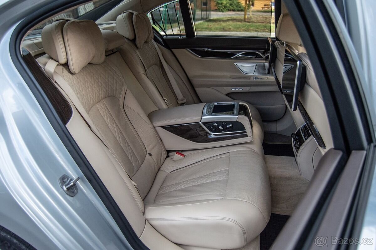 BMW 750i G11 xDrive 330kw - 12