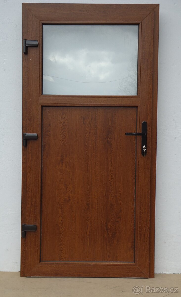 okna a celoprosklené dveře - 12