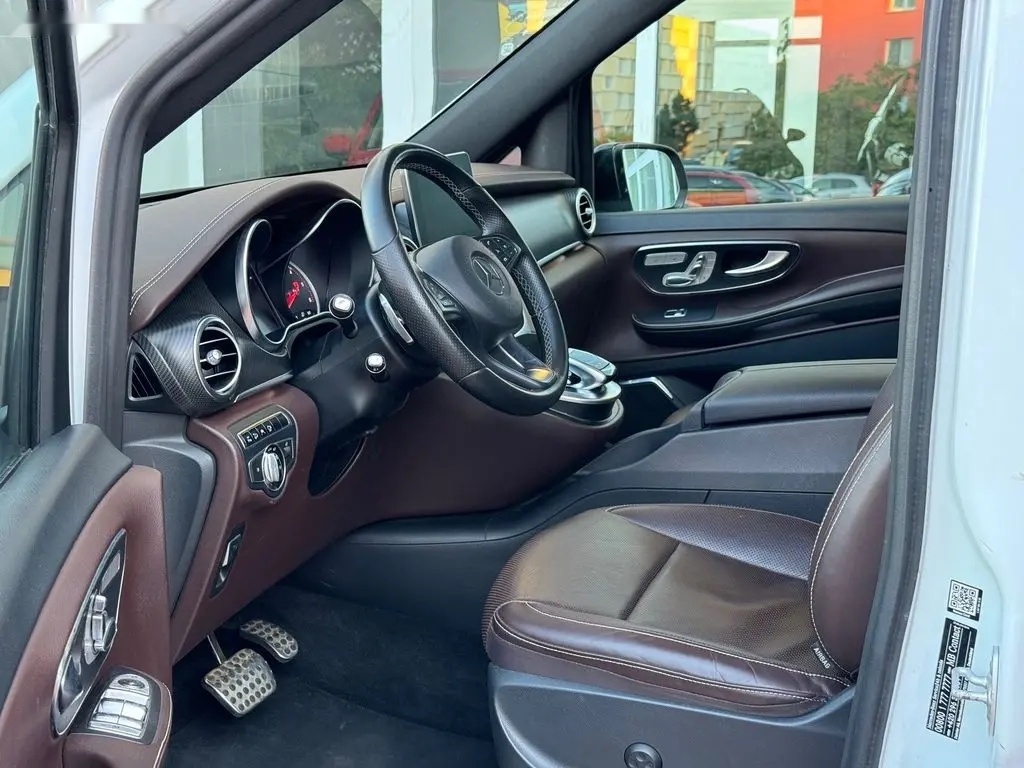 Mercedes-Benz Třídy V, Avantgarde AMG 250d 4MATIC - 12