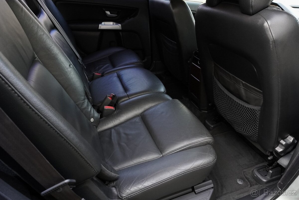 Volvo XC90 2,4D D5 EXECUTIVE AWD - 12
