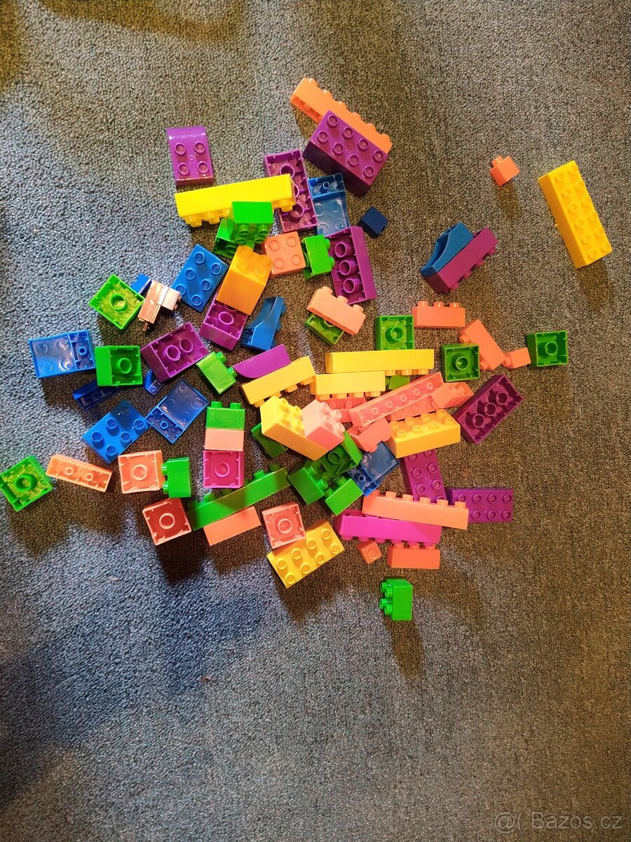 Panenky, koberec, kostky, domino, hra Krteček - 12