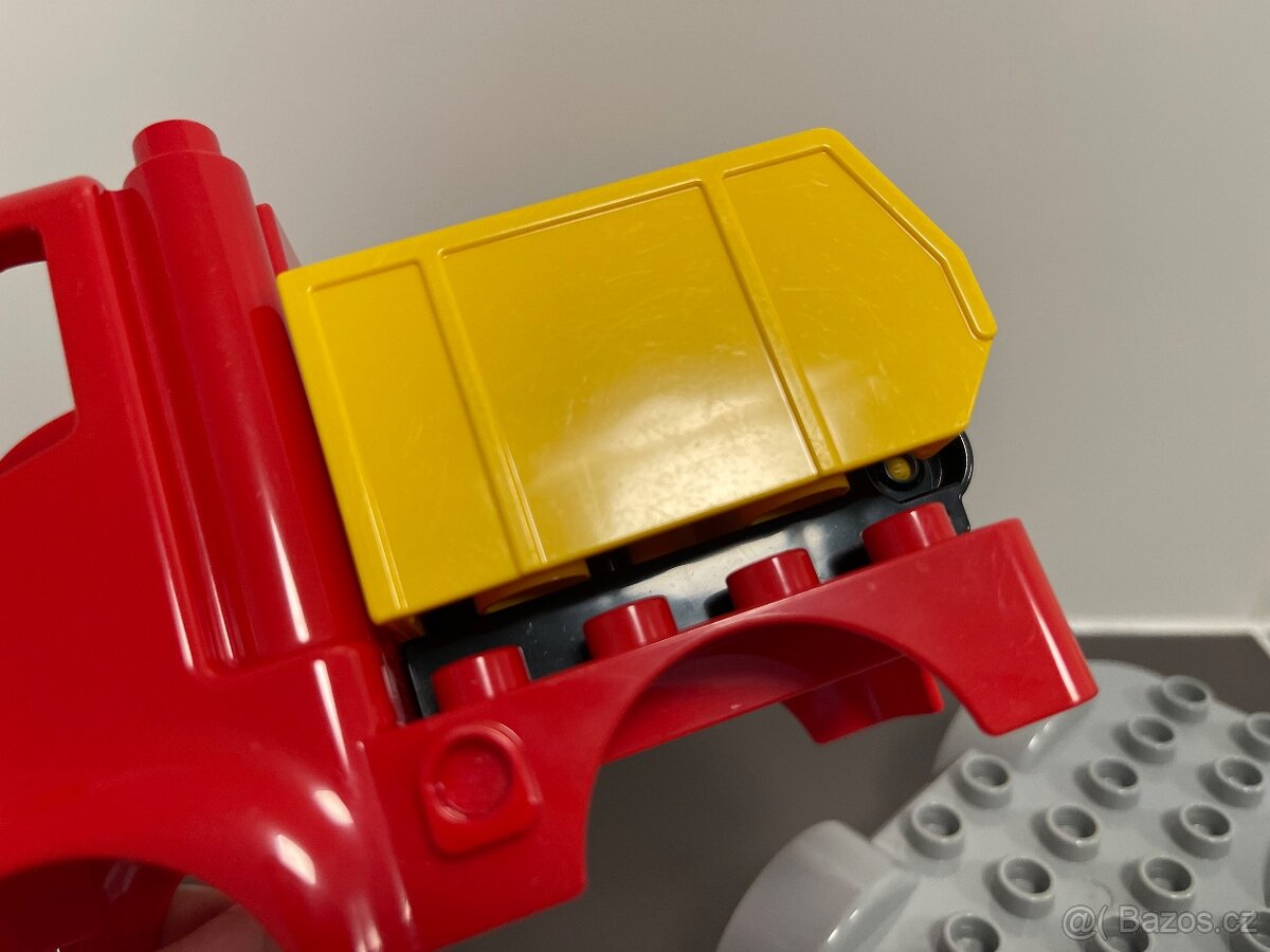 Lego Duplo červené auto - 12