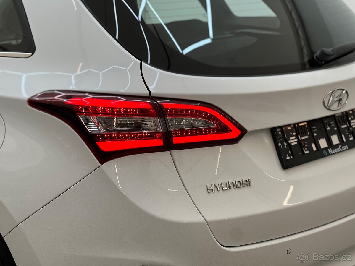 Hyundai i30 combi 1.6 CRDi,100 kW,manual,Style,AC,1maj,DPH - 12