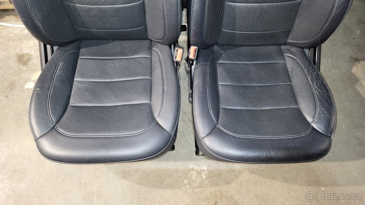 Mercedes GLE sedacky - 12