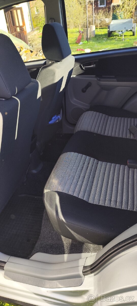 Suzuki SX4 - 12