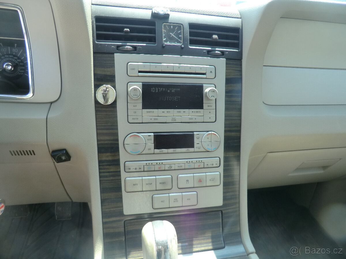 Lincoln Navigator, 5,4L V8 LPG AUTOMAT 7 MÍST TZ - 12