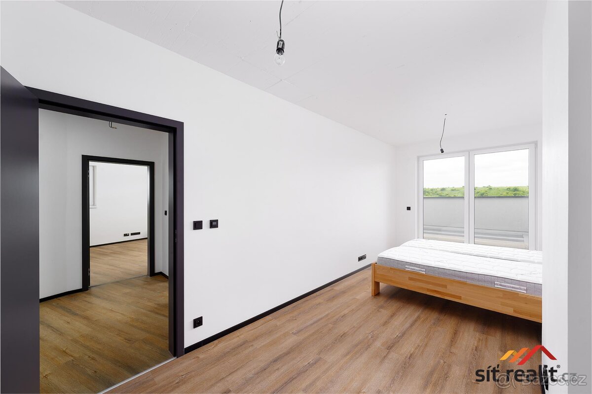 Atraktivní novostavba bytu 3+kk, celkem 89 m2, velká terasa - 12