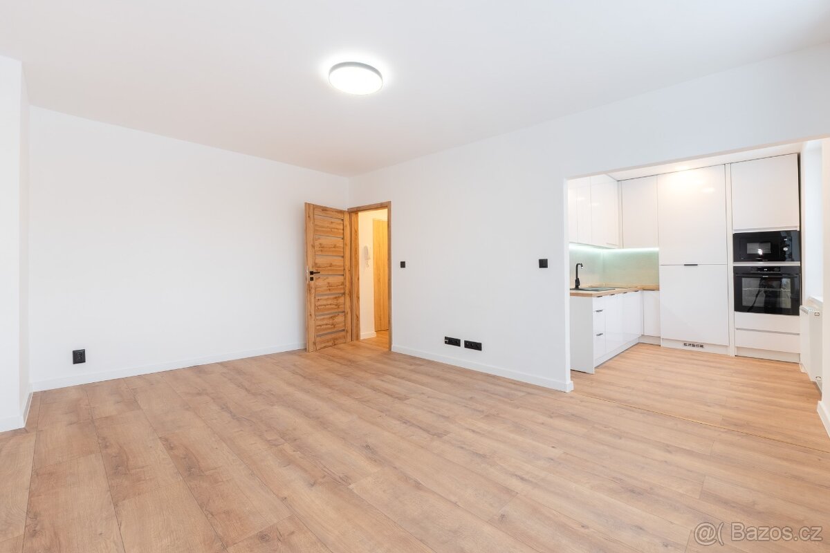 Prodej bytu 2+1 50 m² Sídliště, Krupka - 12