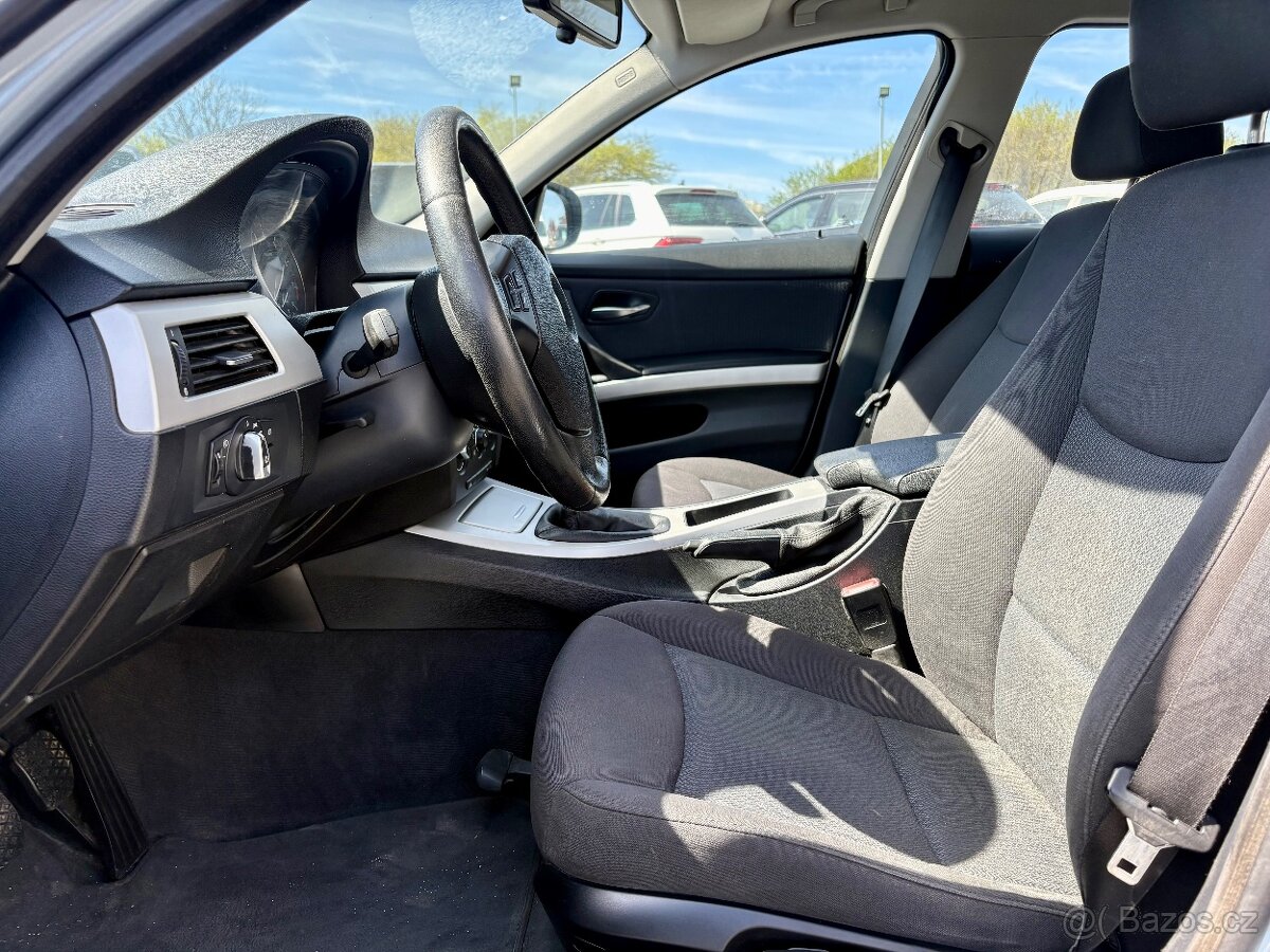 BMW 320i combi 125kw - 12
