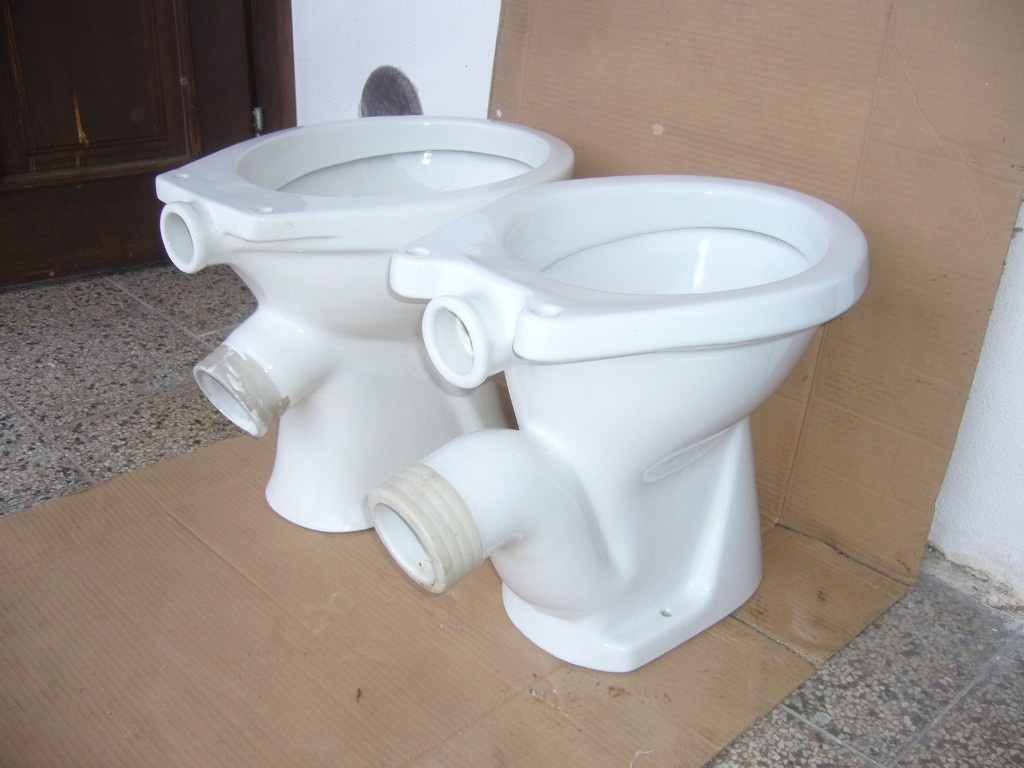 Umyvadla, WC mísy - 12