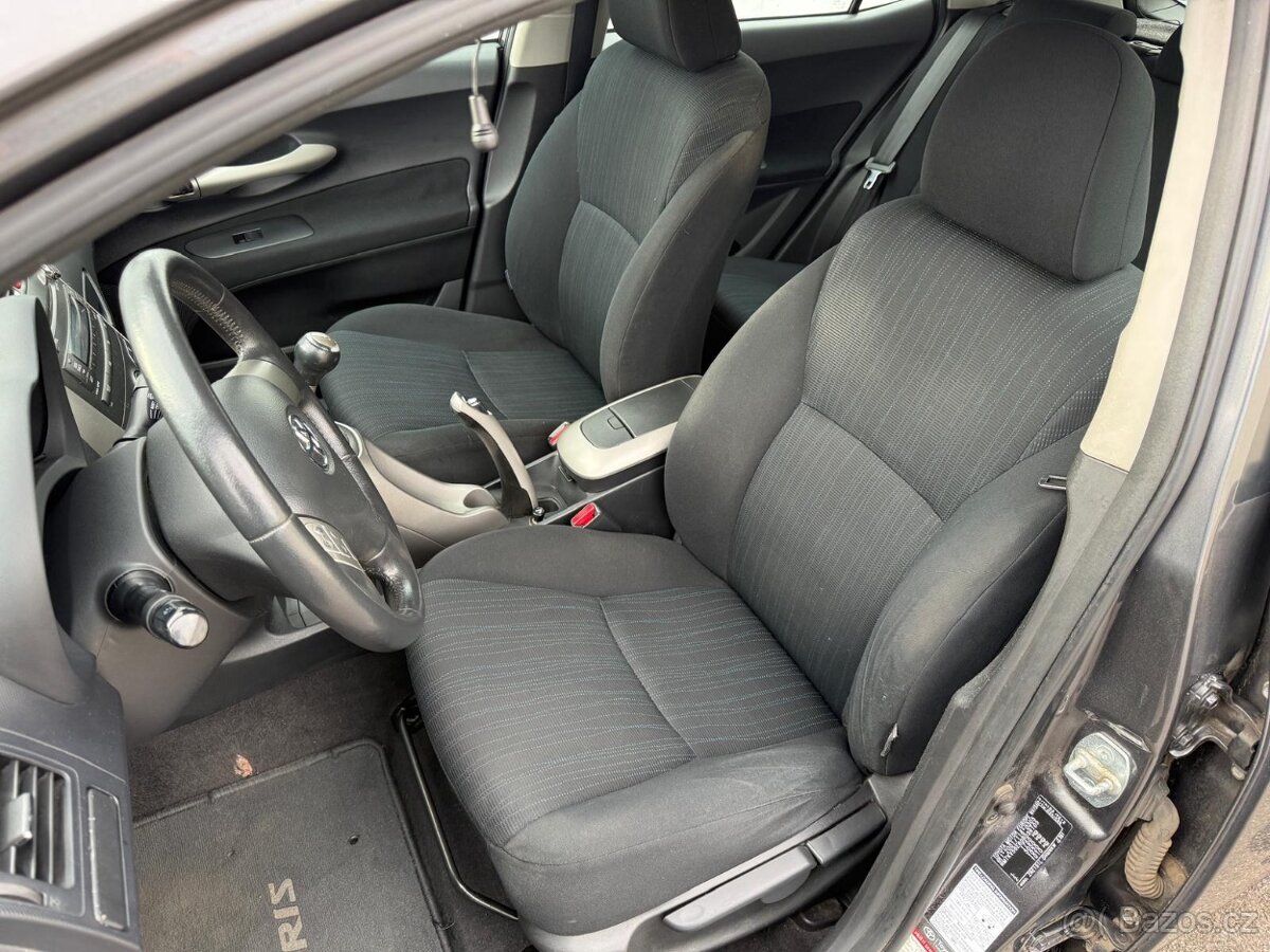 Toyota Auris 1.6 benzín 91 kW - 12