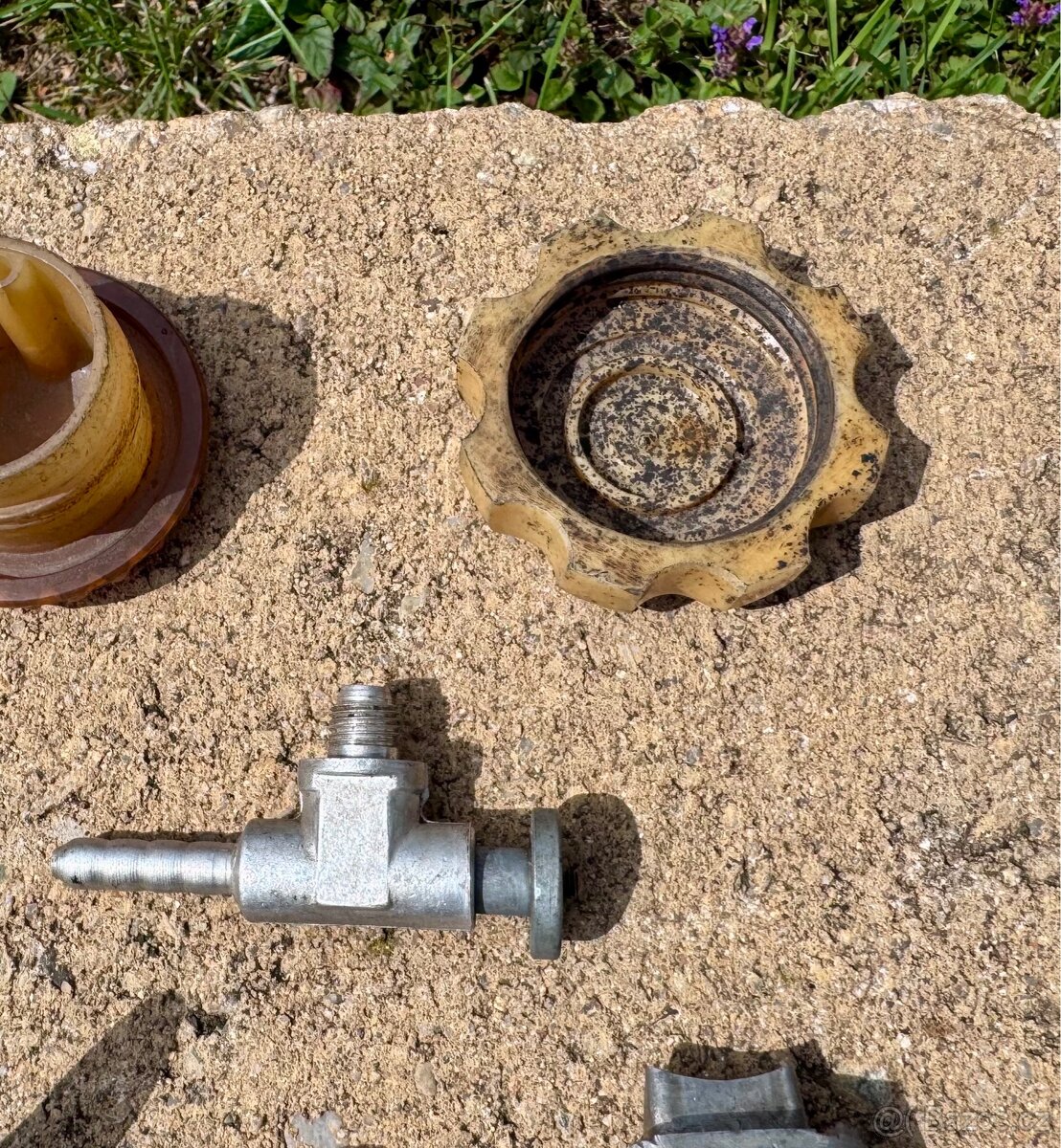 Jawa 50 Jawetta, Stadion - díly - 12