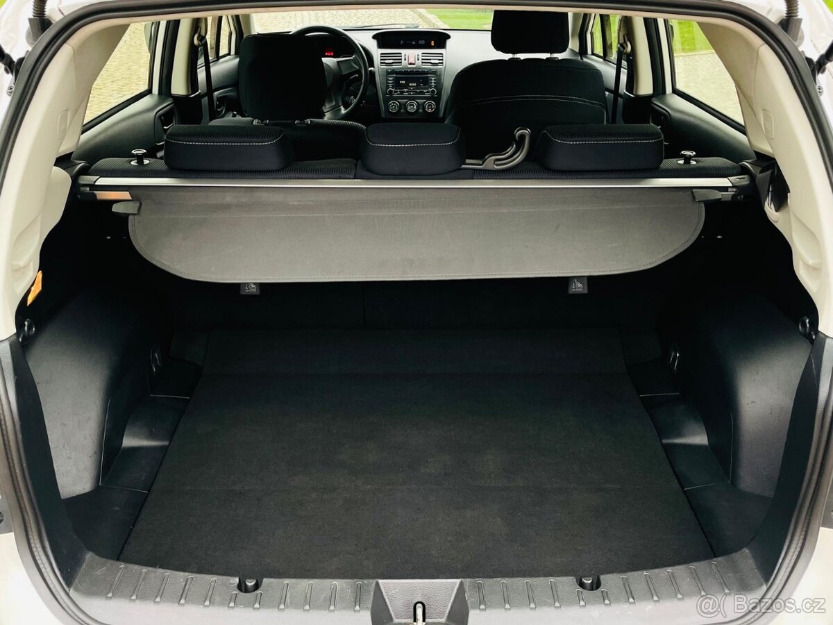 Subaru XV 1.6i 4x4 BENZIN MANUÁL SENZORY TAŽNÉ - 12