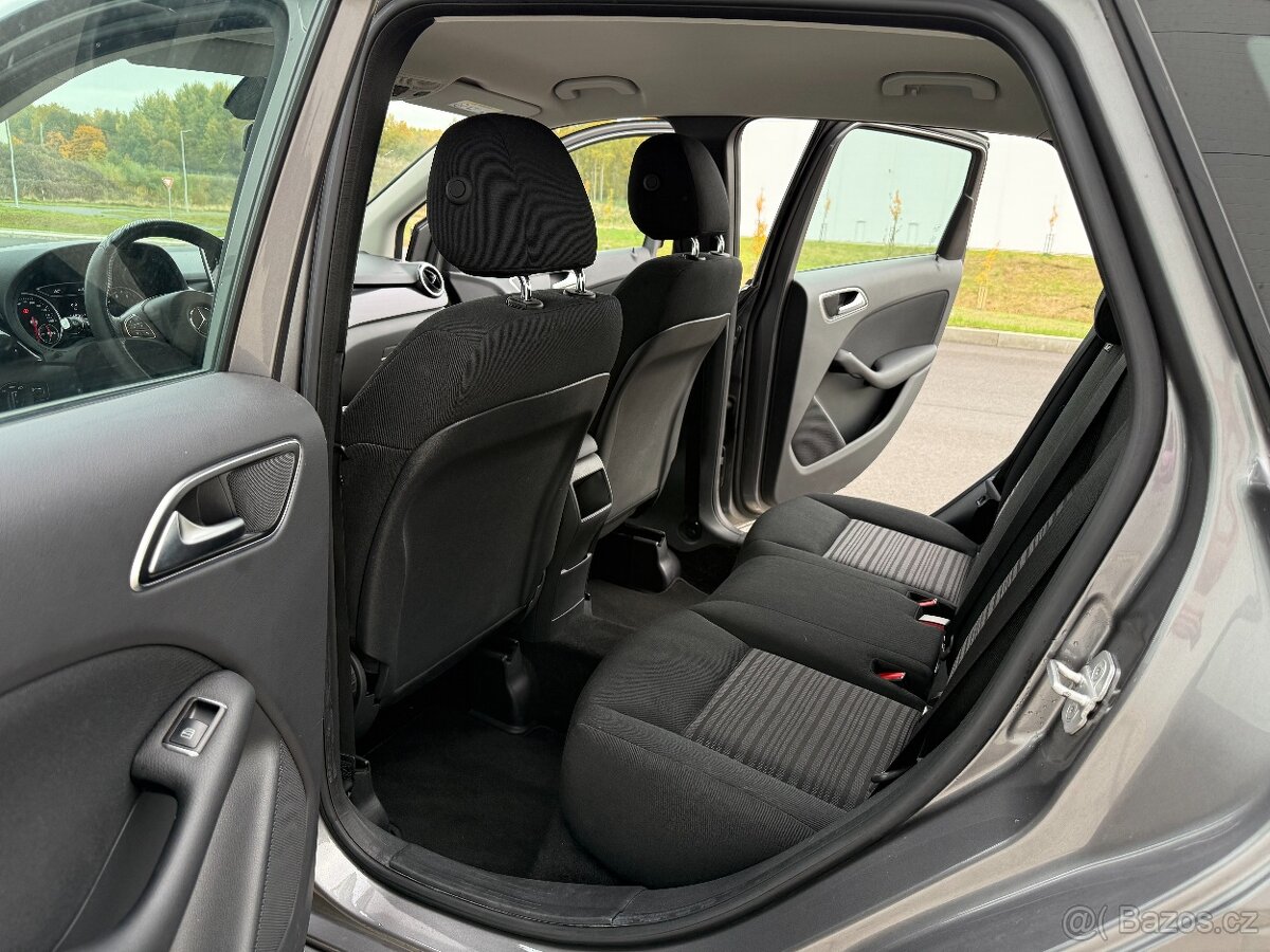 Mercedes-Benz B180, 148.563 km, 1.6 benzín 90 kW, rok 2015 - 12