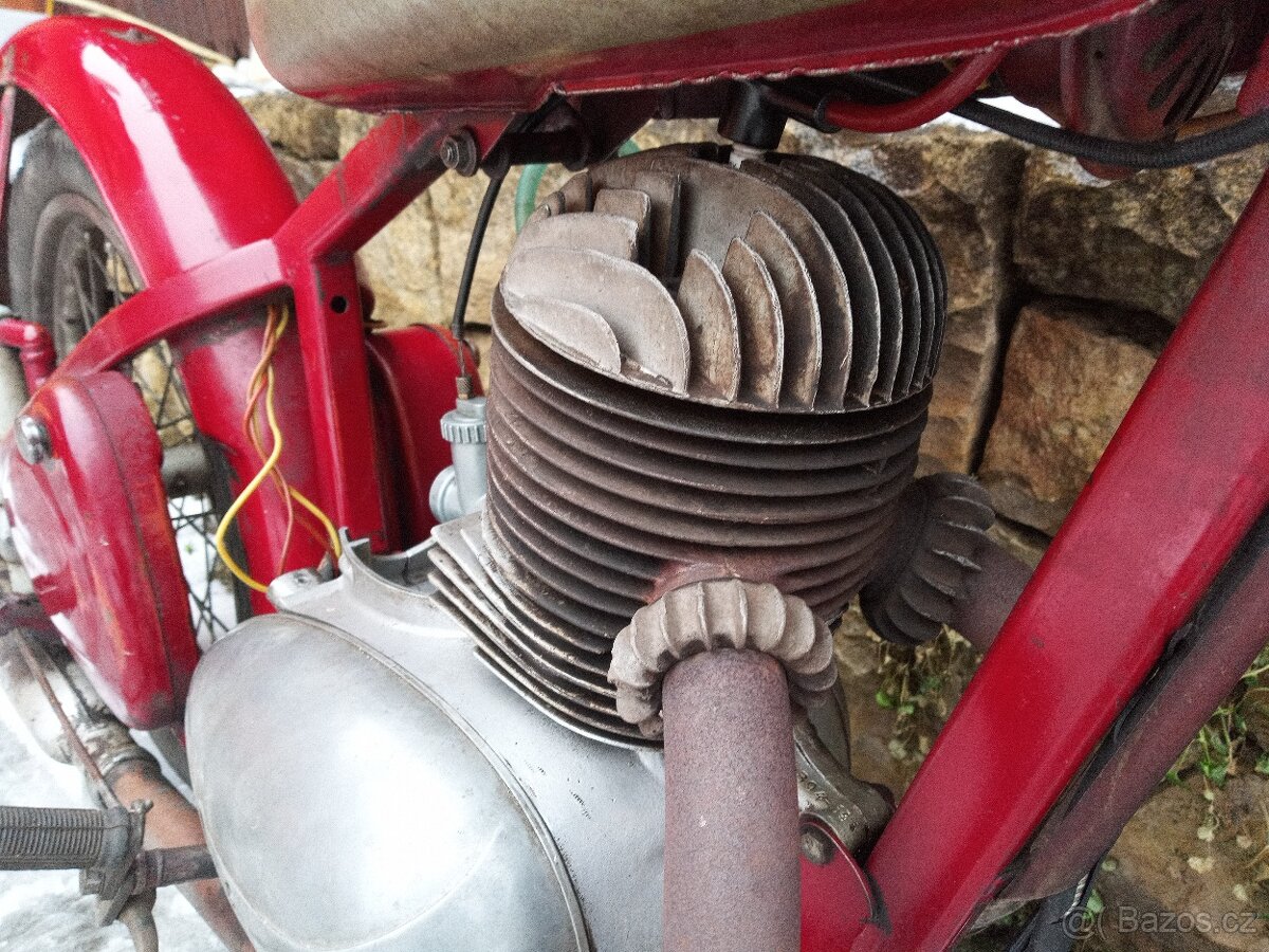 Jawa 250 pérák - 12